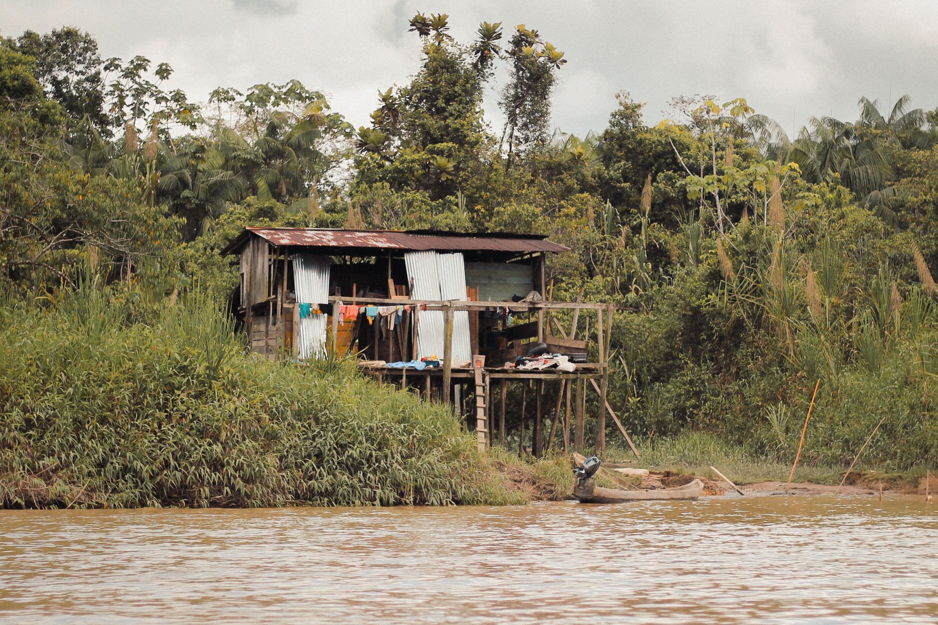 Comparatif filtres d'eau portables pour expéditions en Amazonie